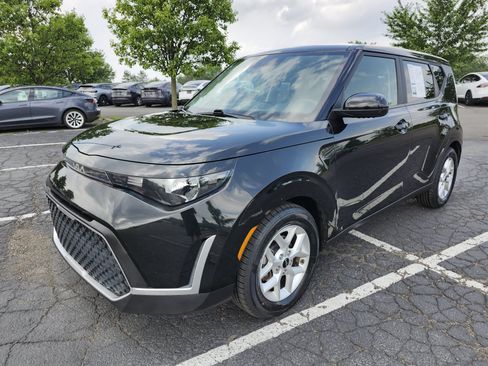 Used 2023 Kia Soul S FWD image 13