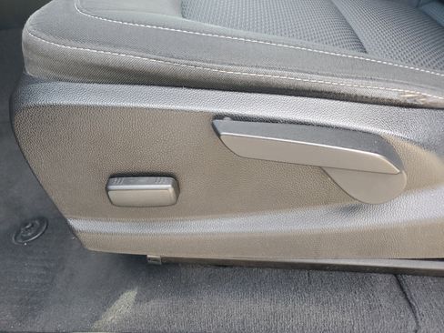 Used 2022 Chevrolet Colorado LT image 12