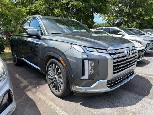 Certified 2024 Hyundai Palisade Calligraphy FWD image 2