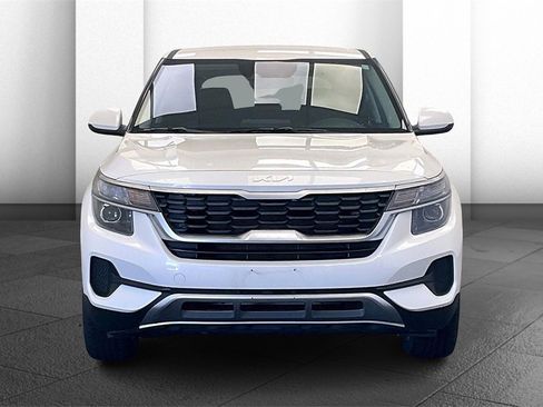 Used 2023 Kia Seltos LX image 2