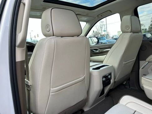 Used 2021 GMC Yukon Denali w/ Denali Premium Package image 25