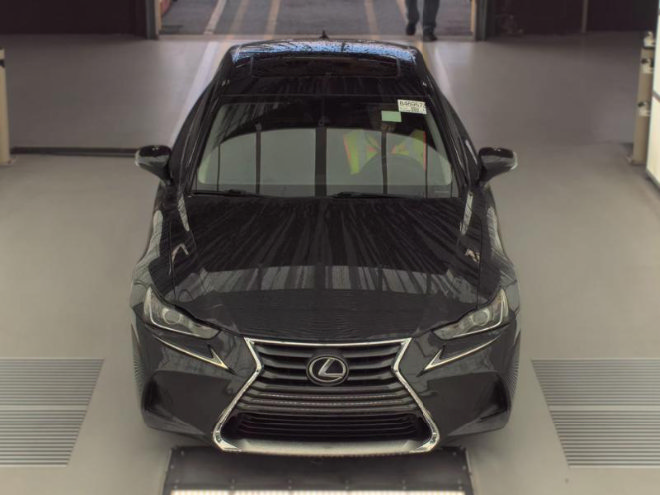 Used 2017 Lexus IS 200t w/ Premium Package RWD image 2
