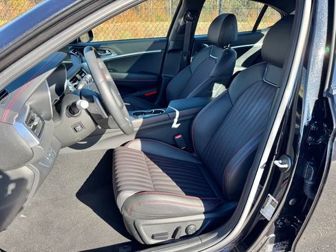 Used 2025 Genesis G70 2.5T w/ Sport Prestige Package image 15