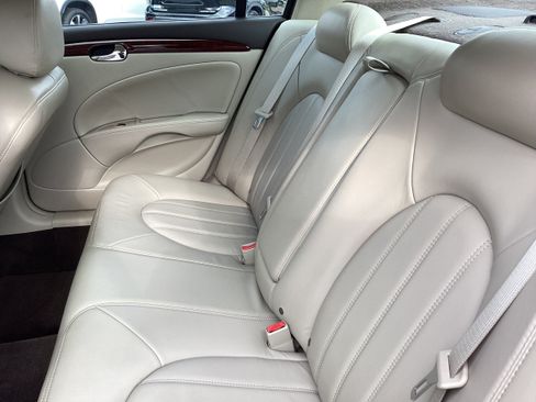 Used 2008 Buick Lucerne CXL w/ Driver Confidence Package FWD image 13