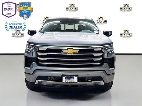 Used 2024 Chevrolet Silverado 1500 High Country w/ Technology Package image 2