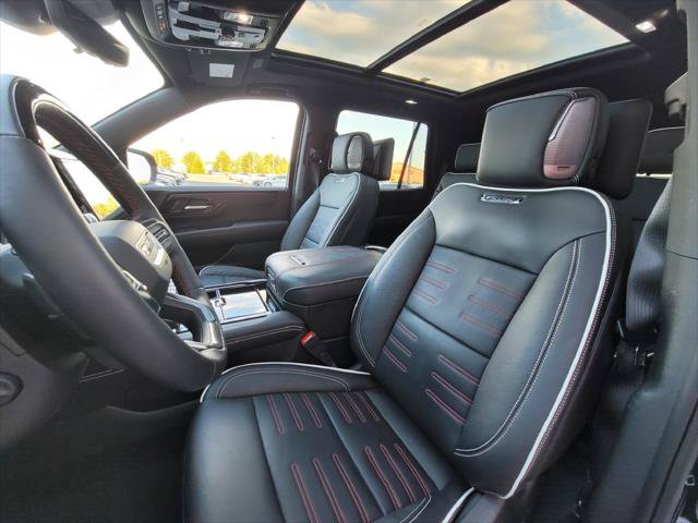 Used 2026 GMC Yukon AT4 Ultimate w/ LPO, Illumination Package AWD/4WD image 16