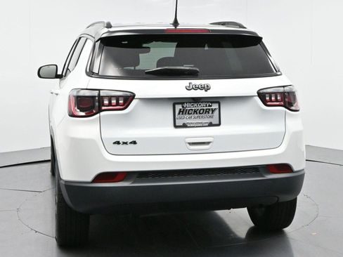 Used 2023 Jeep Compass Latitude AWD/4WD image 6