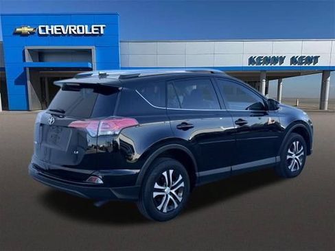 Used 2016 Toyota RAV4 LE FWD image 5