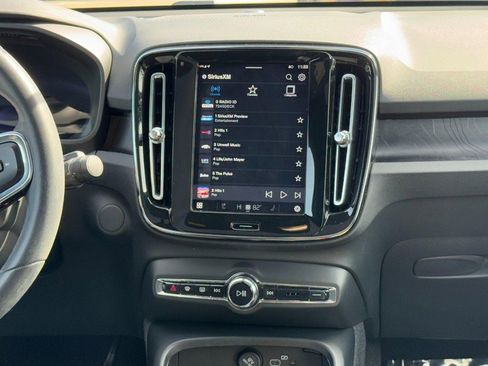 Certified 2023 Volvo C40 P8 Recharge Ultimate image 14