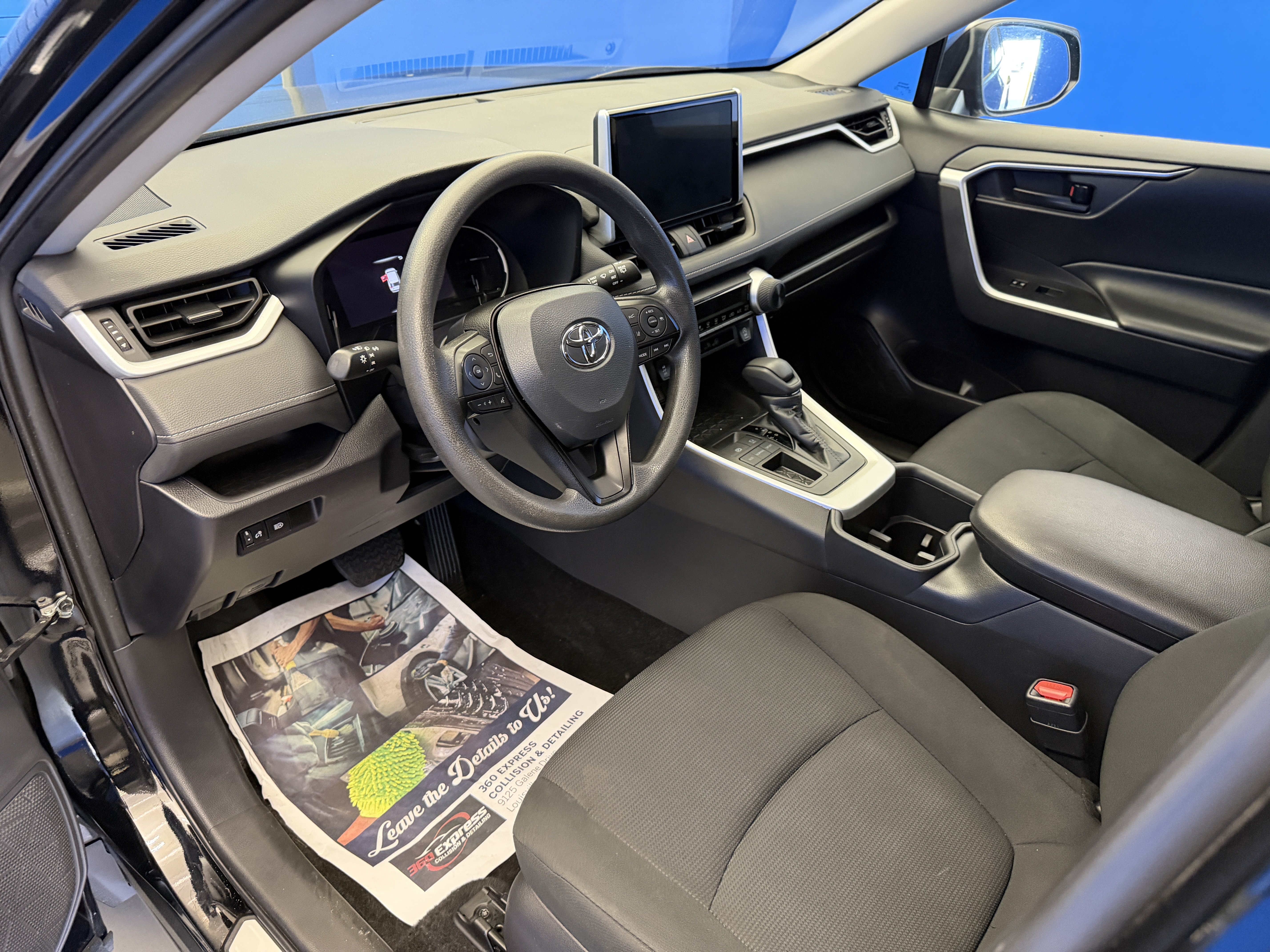 Used 2024 Toyota RAV4 LE FWD image 11