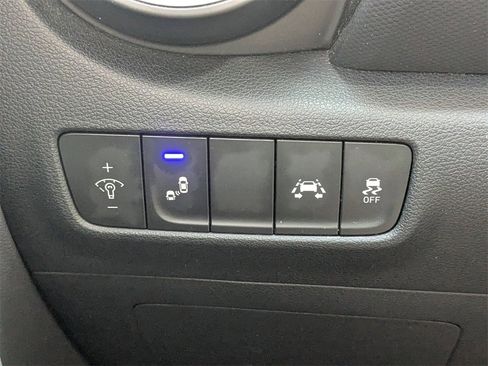 Used 2020 Hyundai Kona SEL Plus w/ Cargo Package image 25