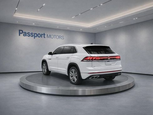 Used 2024 Volkswagen Atlas Cross Sport SEL R-Line AWD/4WD image 6
