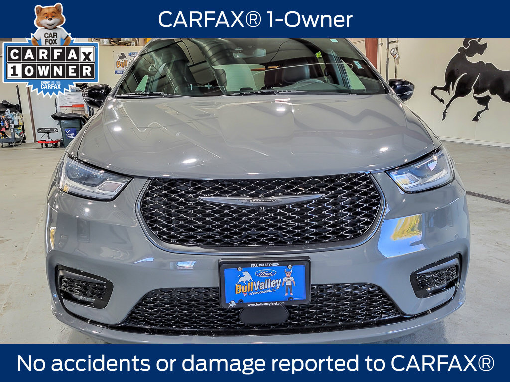 Used 2025 Chrysler Pacifica Limited FWD image 2