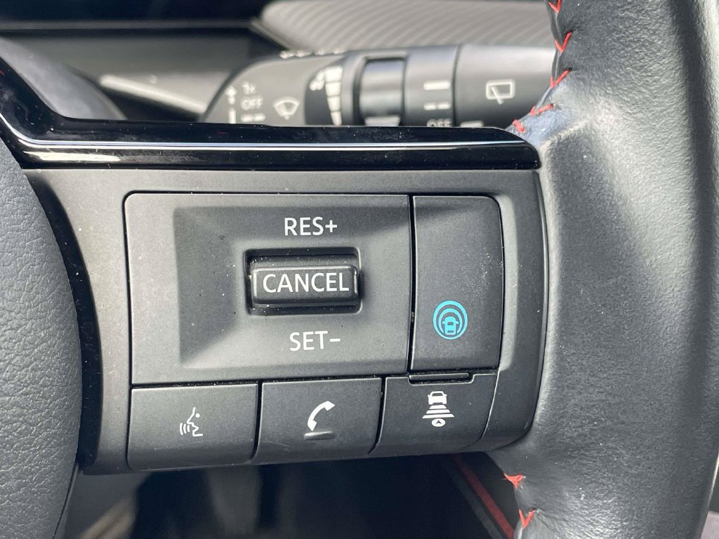 Used 2025 Nissan Kicks SR FWD image 19