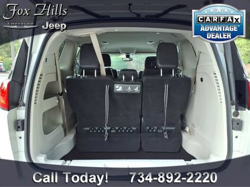 Used 2017 Chrysler Pacifica Touring-L FWD image 10