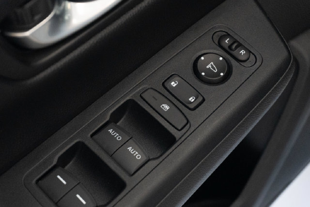 Used 2024 Honda CR-V EX image 3
