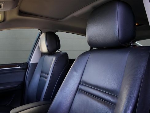 Used 2013 BMW X6 xDrive35i image 2