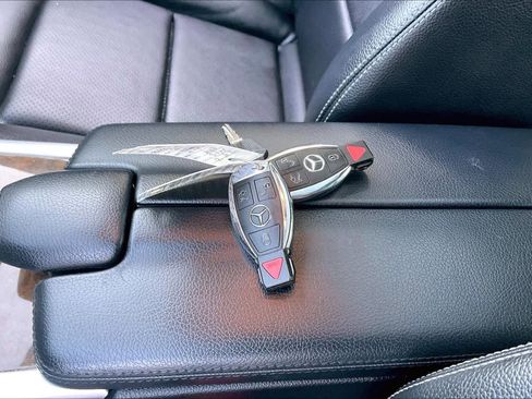 Used 2014 Mercedes-Benz E 350 4MATIC Sedan image 14