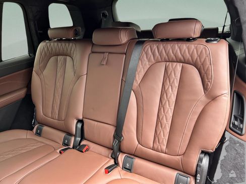 Used 2026 BMW X7 M60i image 27