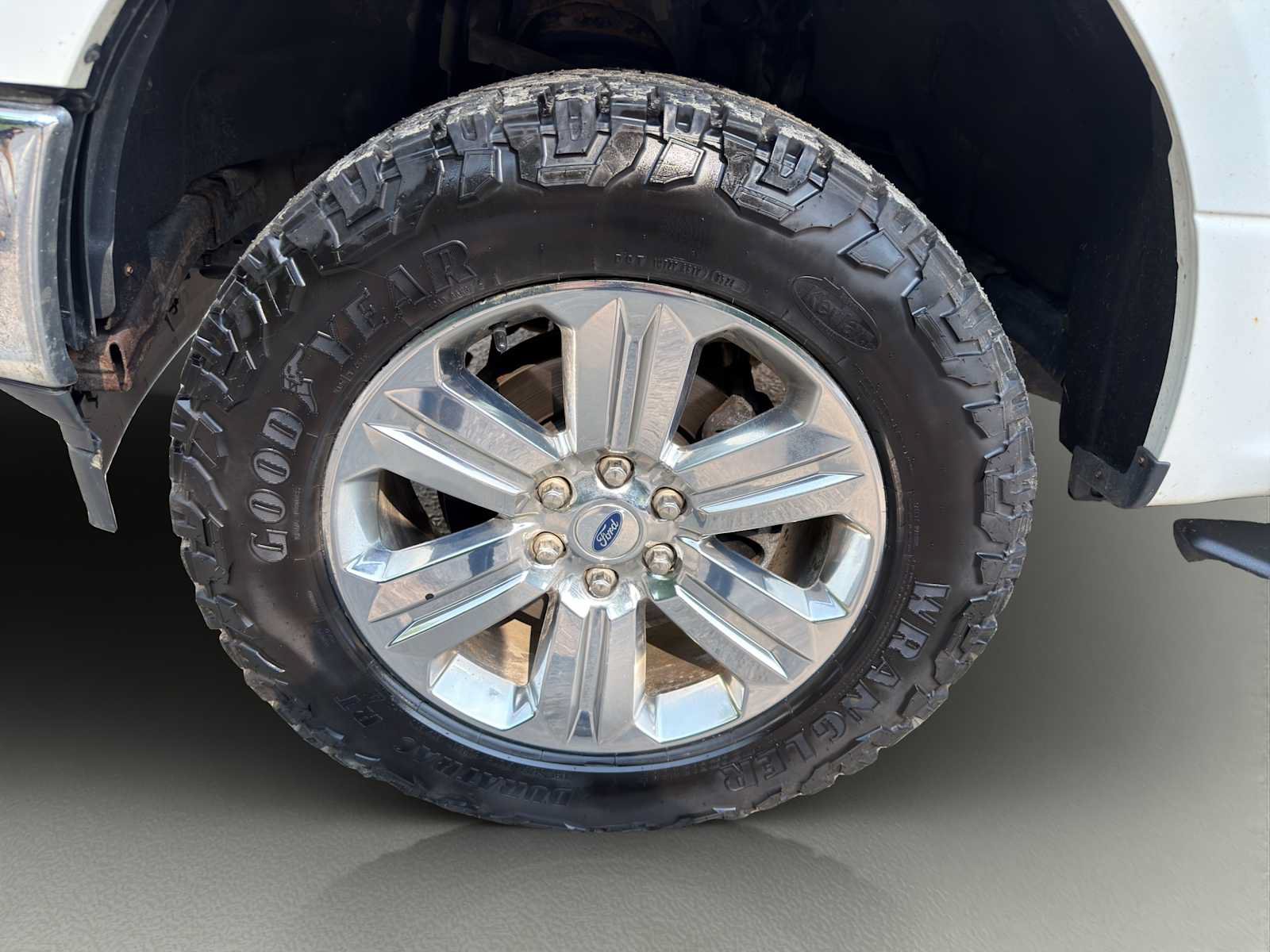 Used 2019 Ford F150 XLT w/ Equipment Group 302A Luxury AWD/4WD image 23