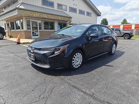 Used 2021 Toyota Corolla LE FWD image 1