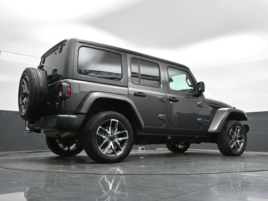 Used 2024 Jeep Wrangler Unlimited AWD/4WD image 40