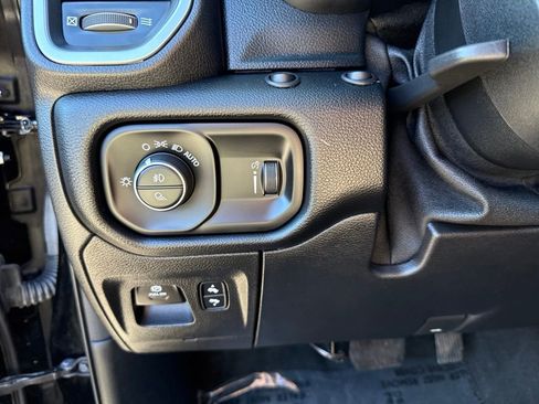 Used 2021 RAM 1500 Big Horn AWD/4WD image 17