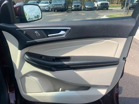 Used 2020 Ford Edge Titanium w/ Equipment Group 301A AWD/4WD image 10