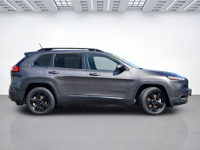 Used 2018 Jeep Cherokee Latitude w/ Altitude Package