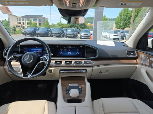 Used 2024 Mercedes-Benz GLE 450 4MATIC image 17