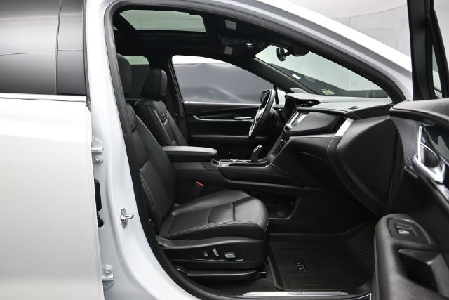 Used 2024 Cadillac XT5 Premium Luxury w/ LPO, Floor Liner Package AWD/4WD image 24