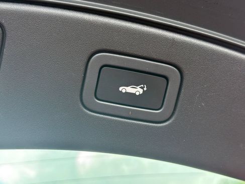 Used 2016 Jaguar F-TYPE R AWD/4WD image 19