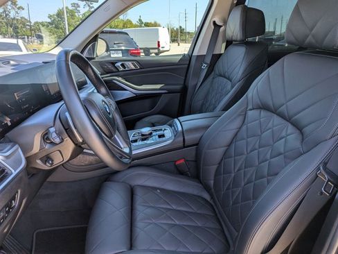 Used 2023 BMW X7 xDrive40i w/ Executive Package image 11