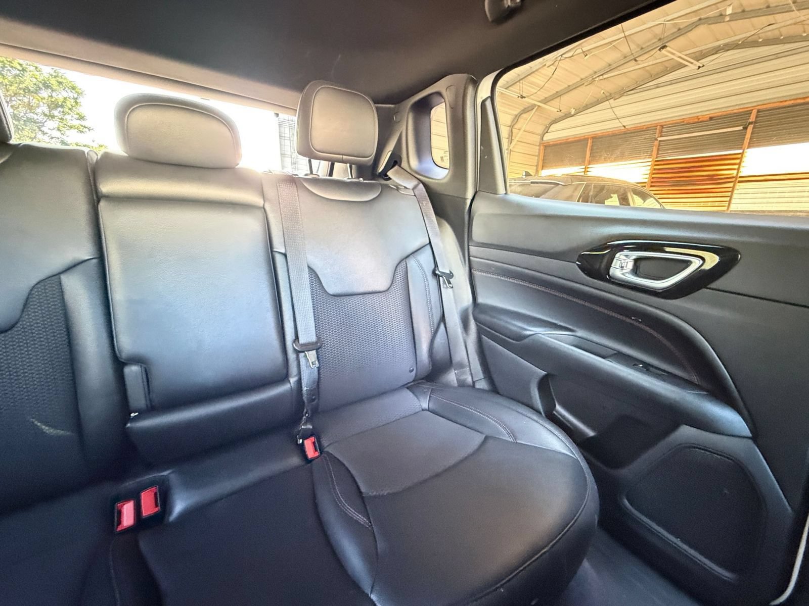 Used 2025 Jeep Compass Trailhawk AWD/4WD image 36