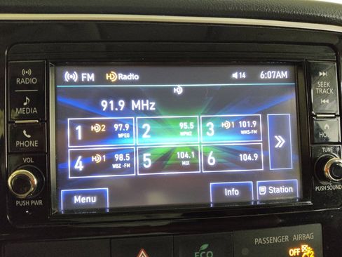 Used 2018 Mitsubishi Outlander ES image 25