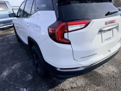Used 2022 GMC Terrain AT4 w/ Infotainment Package II image 8