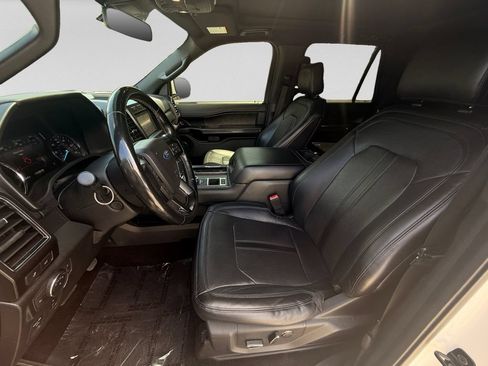Used 2018 Ford Expedition Limited w/ Equipment Group 302A RWD image 24