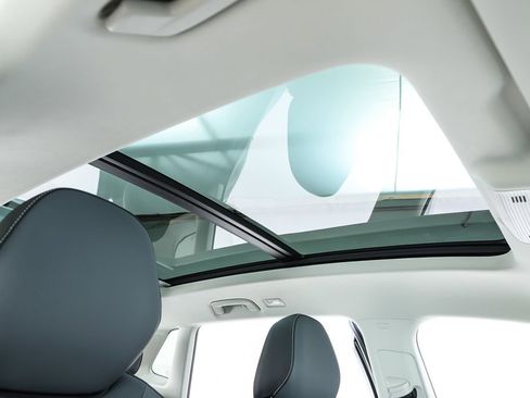 New 2026 Volkswagen Tiguan SE image 76