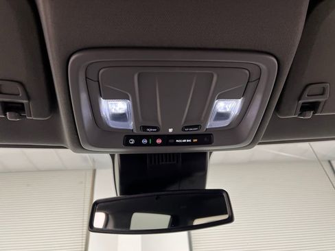 Used 2025 GMC Sierra 1500 SLT image 59