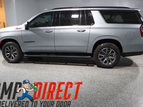 Used 2023 Chevrolet Suburban Z71 w/ Luxury Package image 10