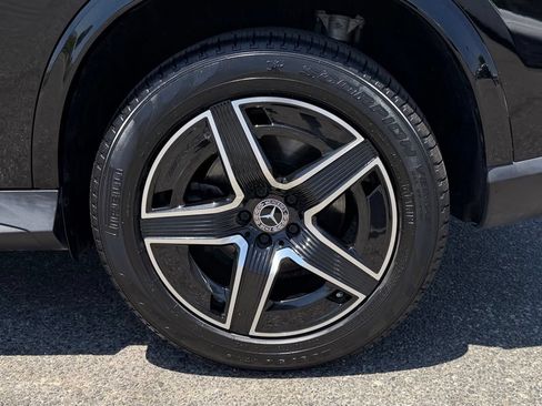 Used 2024 Mercedes-Benz GLC 300 4MATIC image 13