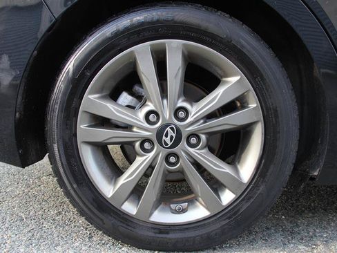 Used 2018 Hyundai Elantra SEL FWD image 12