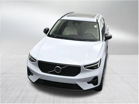 Used 2024 Volvo XC40 B5 Plus w/ Climate Package AWD/4WD image 21