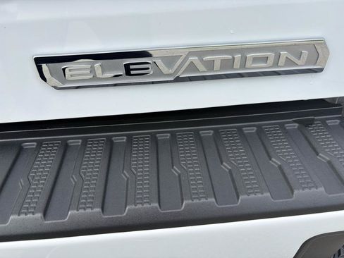 Used 2024 GMC Sierra 1500 Elevation AWD/4WD image 11