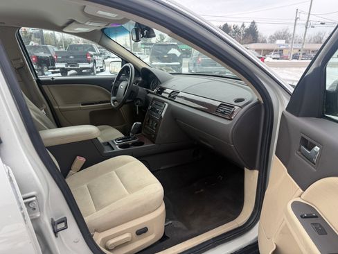Used 2008 Ford Taurus SEL image 10