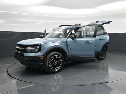 Certified 2023 Ford Bronco Sport Outer Banks w/ Tech Package AWD/4WD image 28