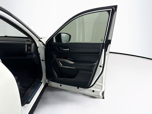 Used 2023 Nissan Pathfinder Platinum w/ Cargo Package FWD image 36