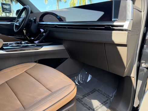 Certified 2025 Cadillac Escalade Premium Luxury w/ Touring Package image 11