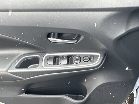 New 2025 Nissan Versa SR w/ Trunk Package image 20