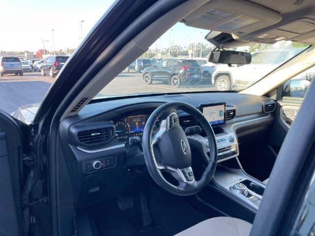 Used 2022 Ford Explorer XLT AWD/4WD image 10